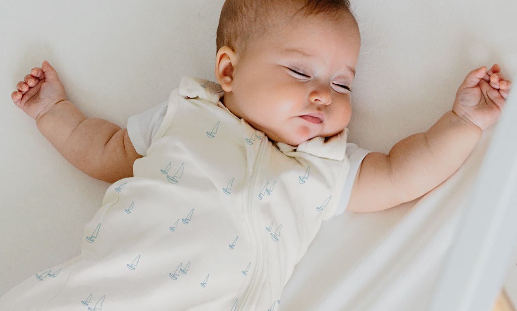 Cara Membangunkan Bayi Baru Lahir dengan Aman, Tips Membangunkan Bayi yang Sedang Tidur, Membangunkan Bayi untuk Menyusu, Perawatan Bayi Baru Lahir, Bunda, si Kecil